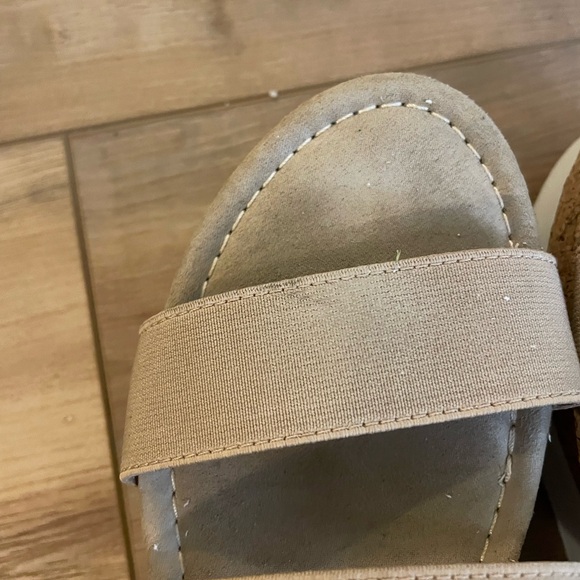 Steve Madden Platform Sandals Nude size 9 - Picture 5 of 5